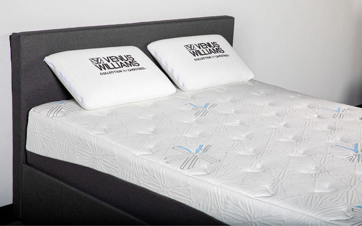 Plain Venus Williams mattress with matching pillows
