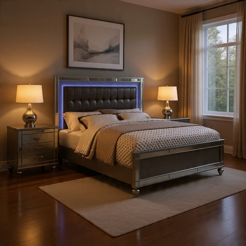Queen Bedroom Set, Silver Wood, 3 Piece Set with 2 Nightstands image number 1