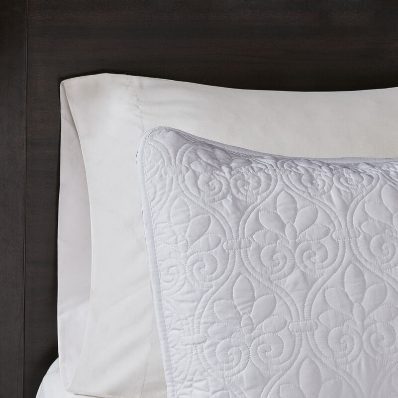 Sandy Reversible Quilt Set image number 1