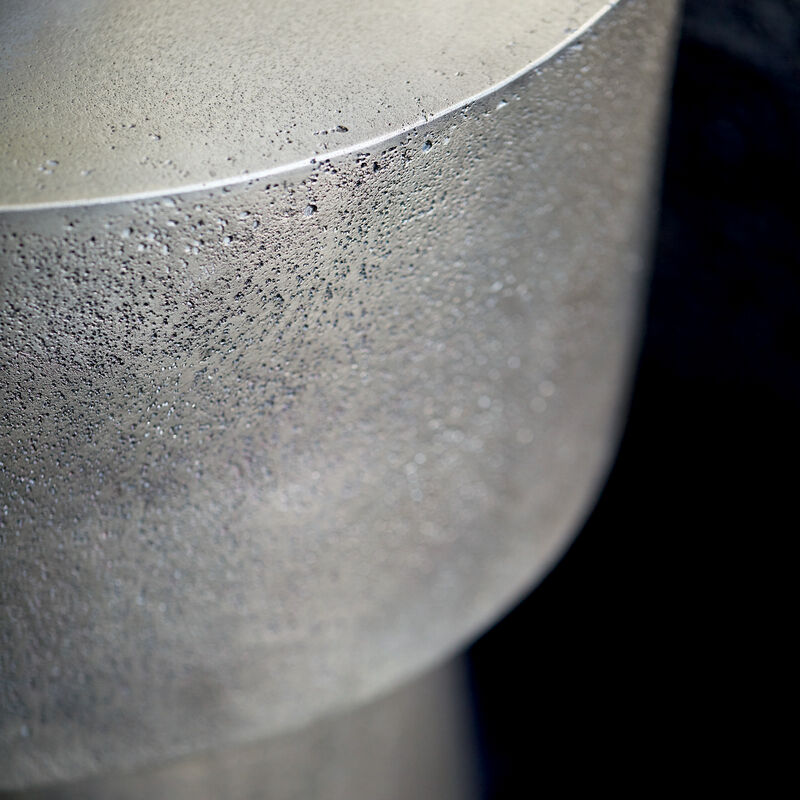 Linea Side Table image number 1