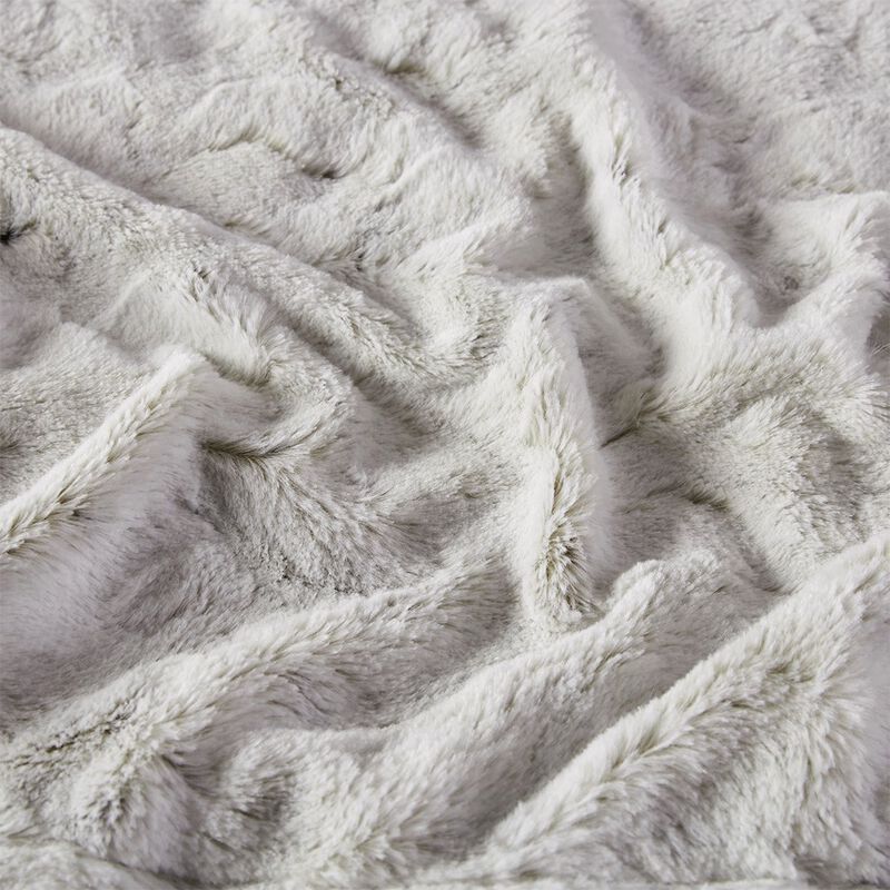 Gracie Mills Shawn Brushed Faux Fur to Mink Oversized Throw