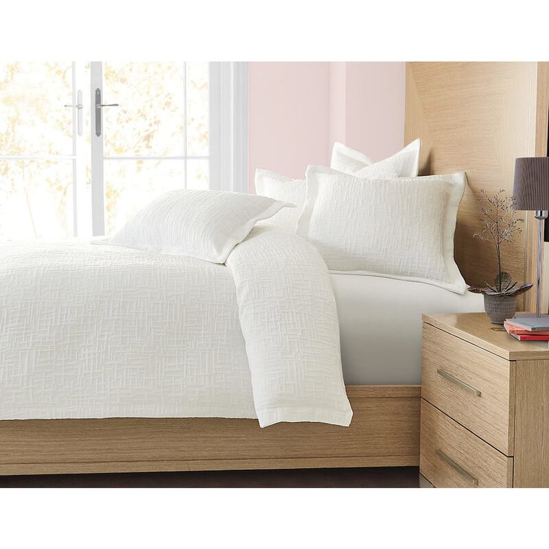 Michael Amini Hillton 5-Piece Queen Duvet Set - White image number 0