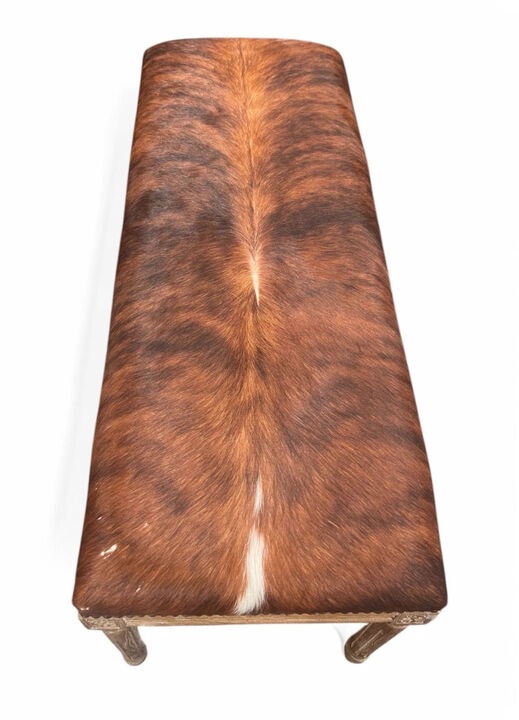 Cow Hide Bench B014 E272 Cow EM