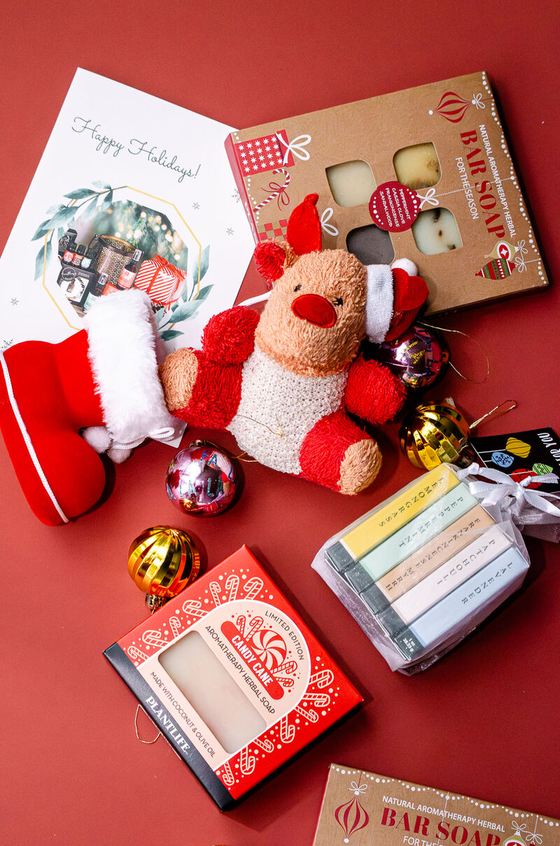 Plantlife Holiday Soap Travel Sampler Gift Set image number 1