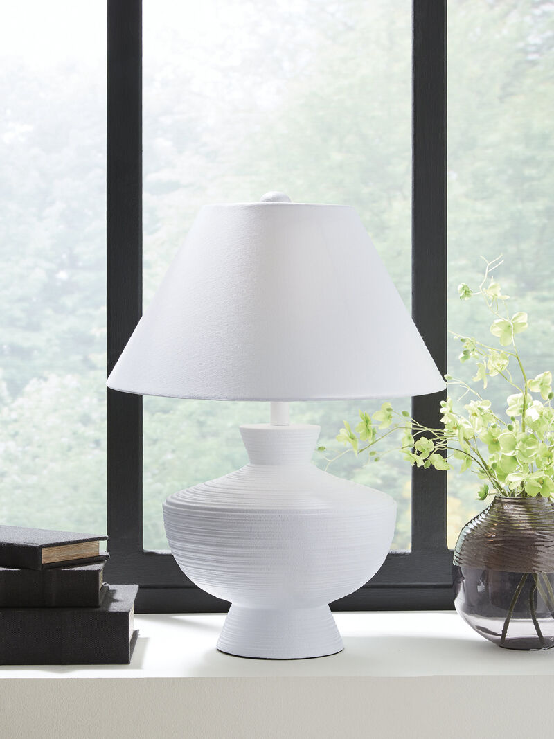 Harelwood Table Lamp image number 1