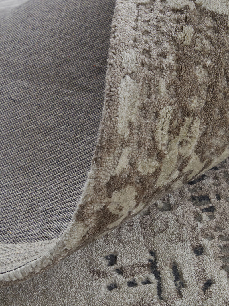 Zarah 8917F 5' x 8' Brown/Tan/Black Rug