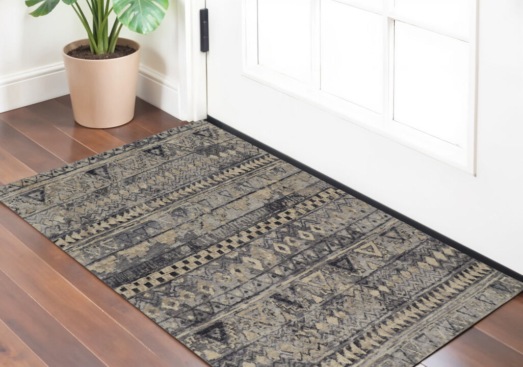 HomeRoots Wool Geometric Hand Knotted Area Rug