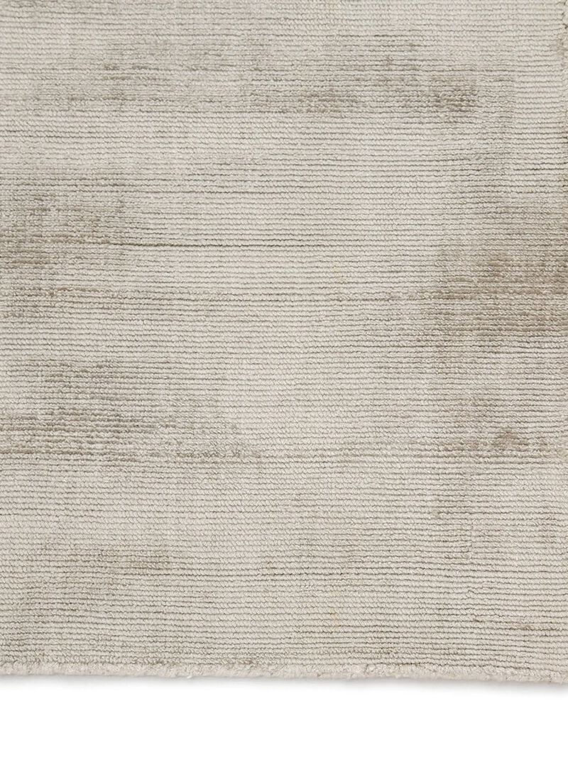 Yasmin Yasmin White 6' x 9' Rug
