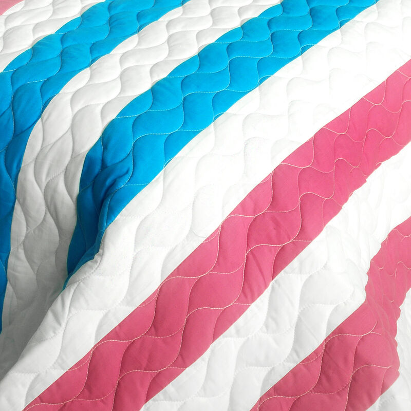 Queen Size 3-Piece Patchwork Quilt Set with Matching Pillow Shams image number 3