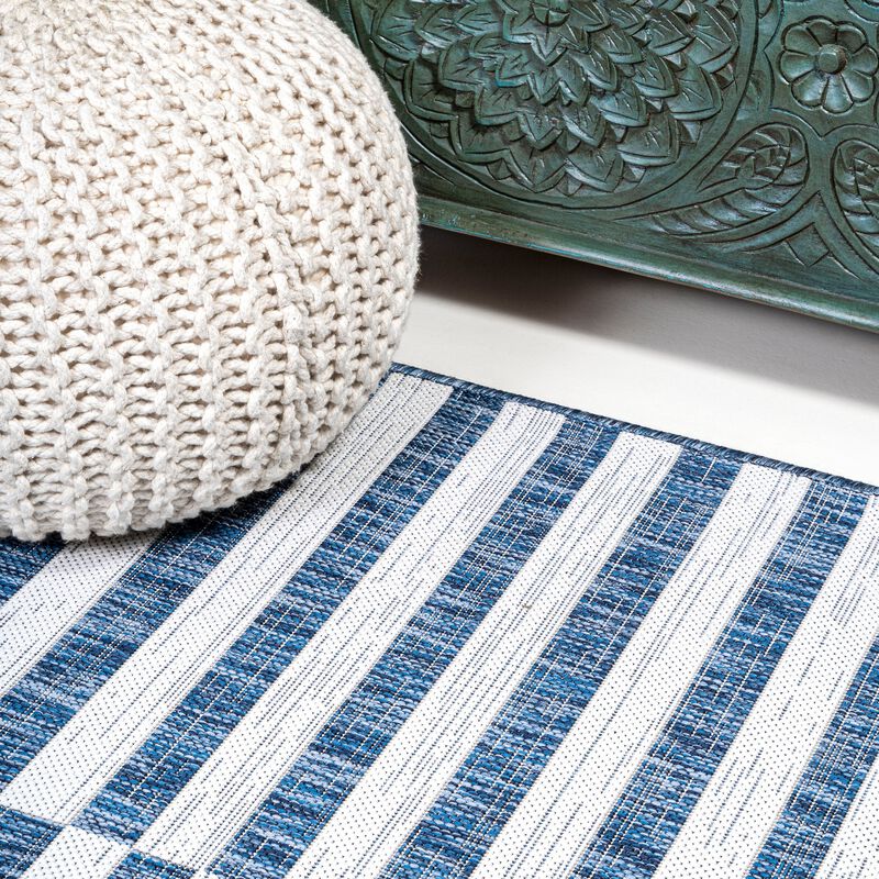 Sukie Modern Offset Stripe Indoor/Outdoor Area Rug
