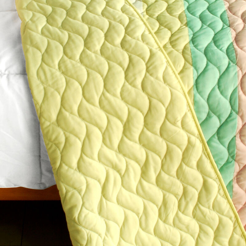 Green Queen Size 3-Piece Vermicelli Quilted Patchwork Quilt Set image number 3