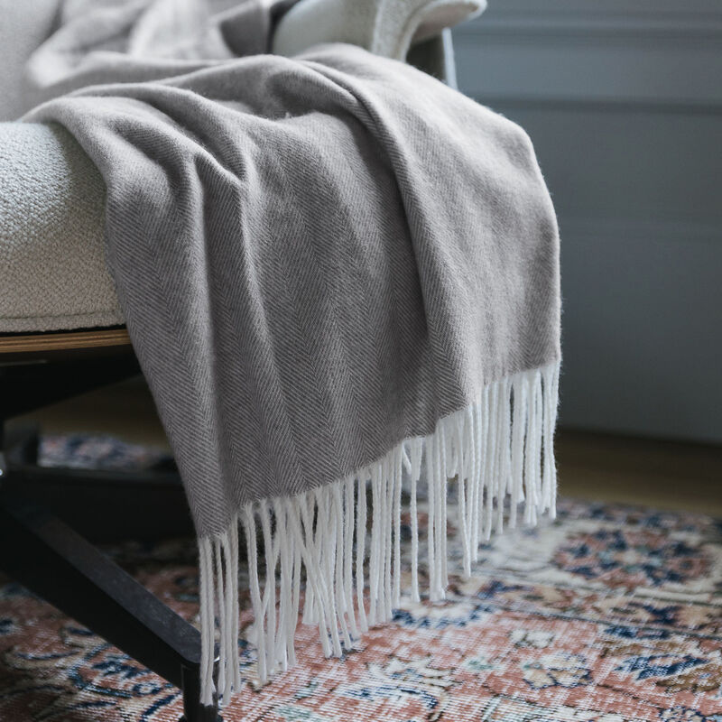 Bamboo Herringbone Tassel Throw