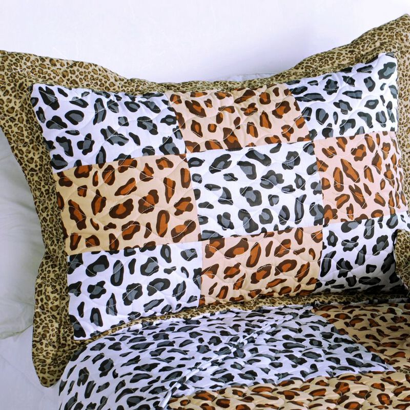 Leopard Pattern 3 Piece Cotton Quilt Set Soft Quilted Bedroom Bedding image number 3