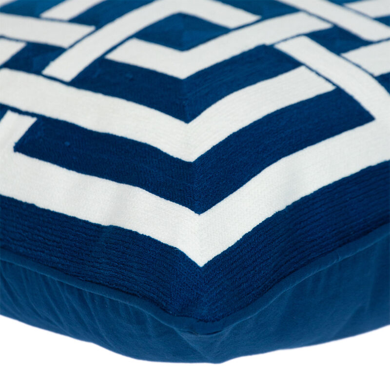 HomeRoots 20" Blue and White Interlocking Cotton Throw Pillow image number 3