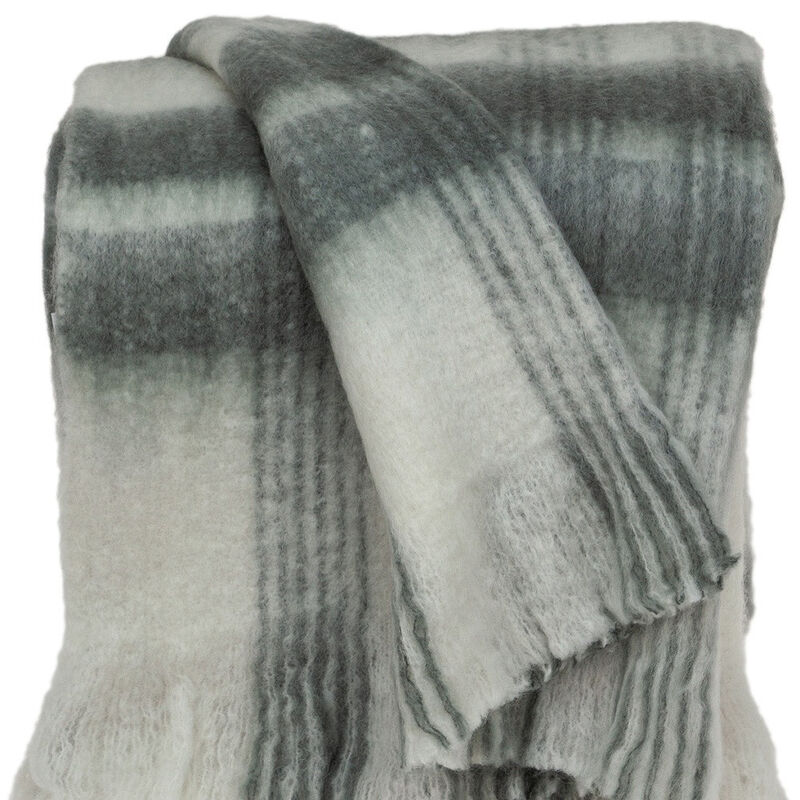 HomeRoots Transitional Gray and White Woven Handloom Throw image number 4