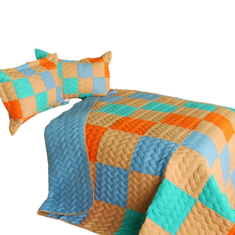 Quilted Patchwork Quilt Set 3-Piece with Matching Shams image number 1