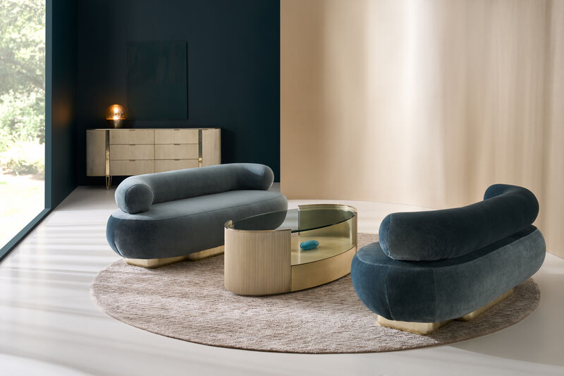 Love Oval Cocktail Table