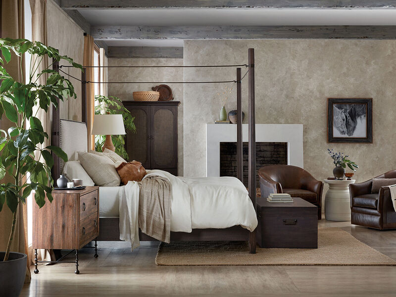 Big Sky King Poster Canopy Bed image number 2