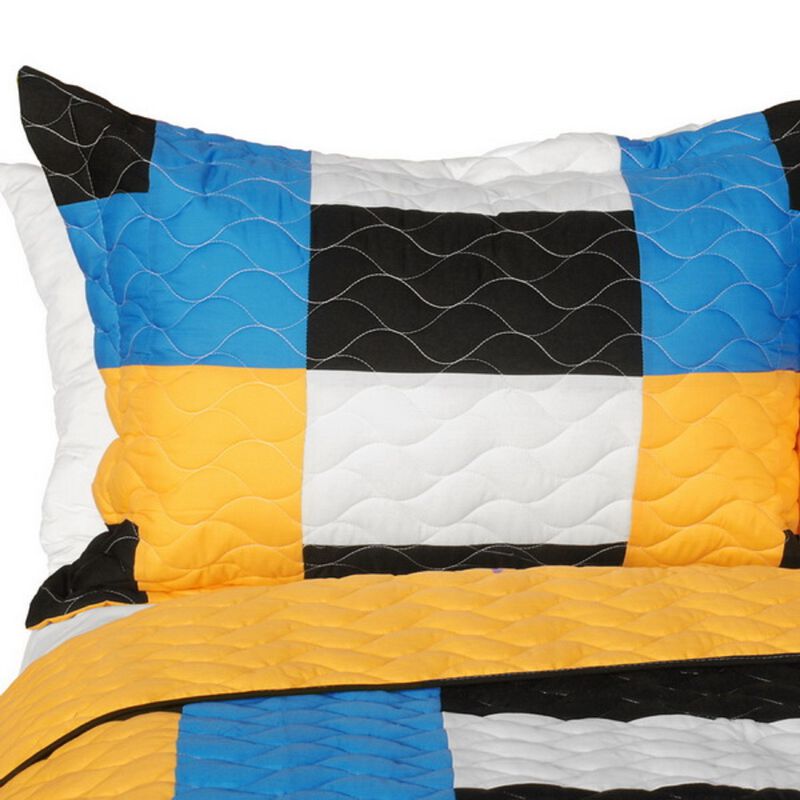 3-Piece Patchwork Quilt Set with Vermicelli Quilting and Geometric Pattern image number 2