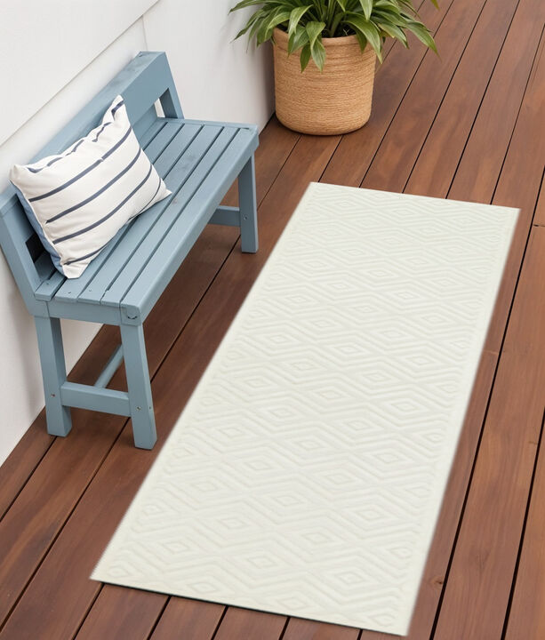 HomeRoots 6' Ivory And White Geometric Indoor Outdoor Area Rug