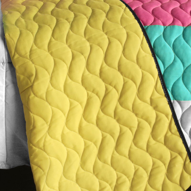 Wonderland Quilted Patchwork Quilt Set 3PC Queen Size Cozy Bedding image number 3