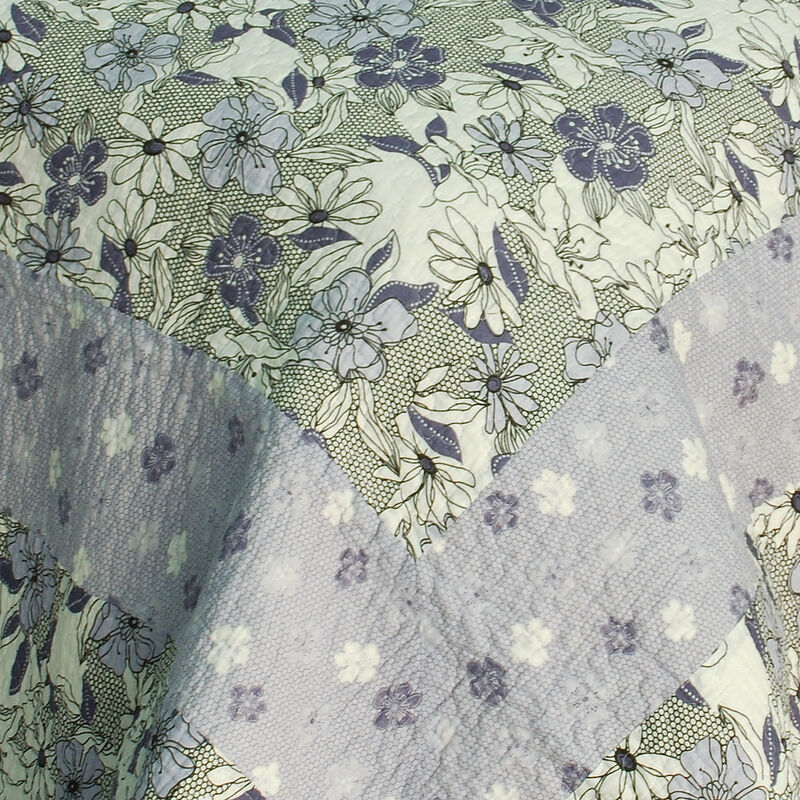 Queen Size Cotton 3-Piece Quilted Printed Quilt Set with Matching Pillow Shams image number 4