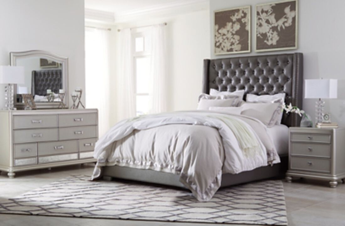 Coralayne King Upholstered Bed Set