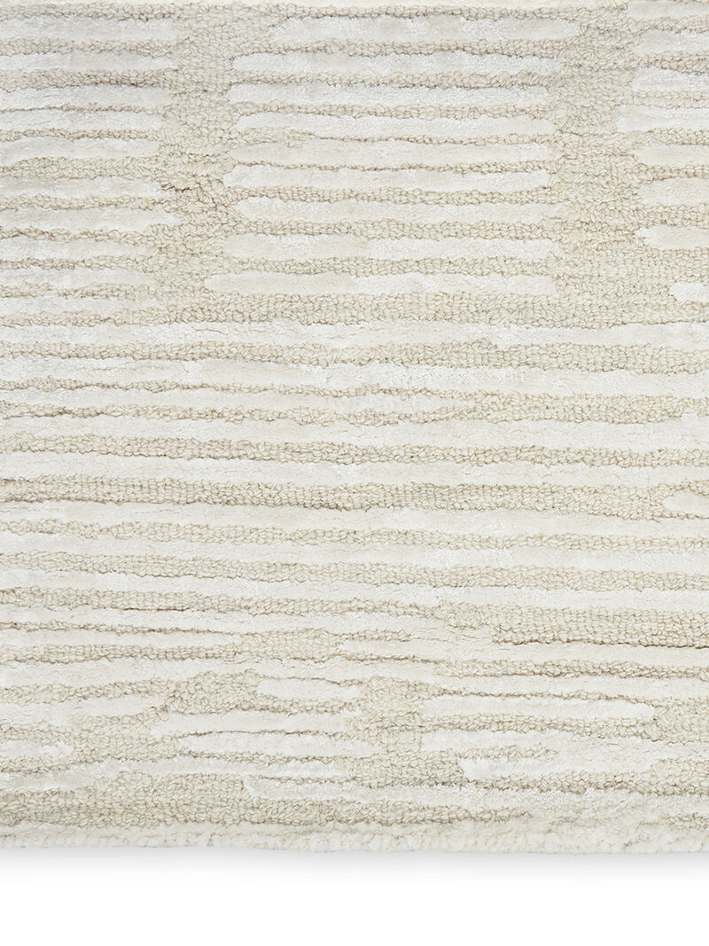 CK010 Linear LNR01 Ivory 3'9" x 5'9" Rug
