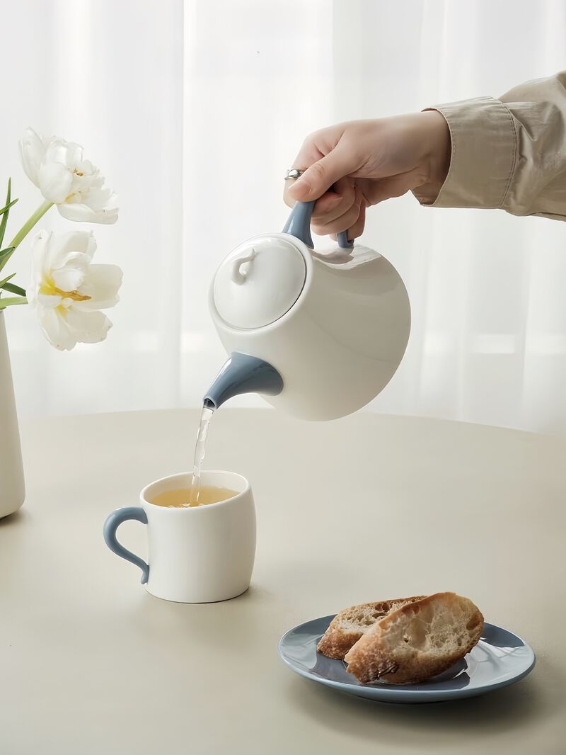 Postmodern Wiggle Ceramic Tea Set of 5 with 1 Teapot 2 Mugs & 2 Saucers image number 7