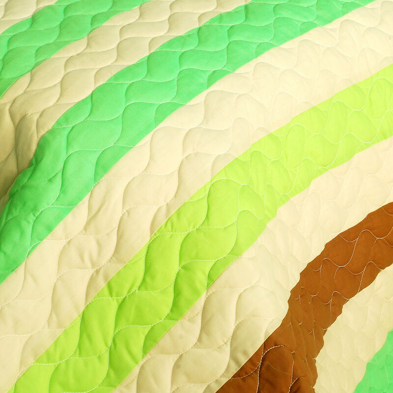 Lightweight Patchwork Quilt Set 3PC Elegant Bedroom Bedding - Green image number 2