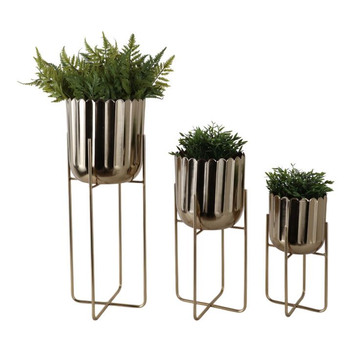 S/3 15/20/27" Scallop Metal Planter On Stand, Gold