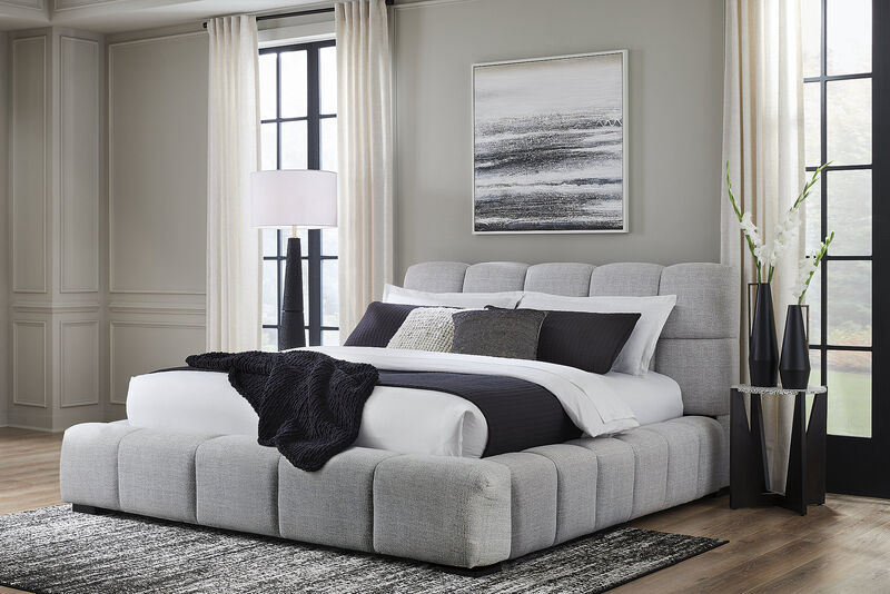 Jesstean Queen Upholstered Bed image number 2