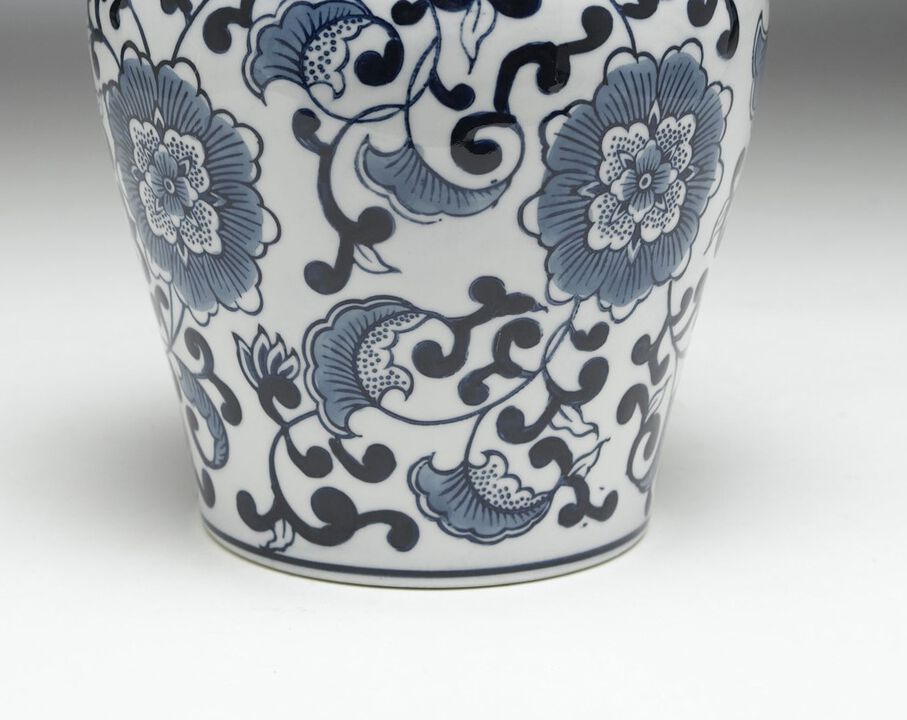 AA Importing 59726 Blue And White Ginger Jar With Lid