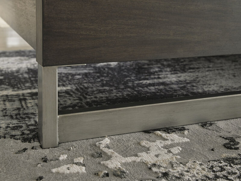 Arkenton King Panel Bed image number 4