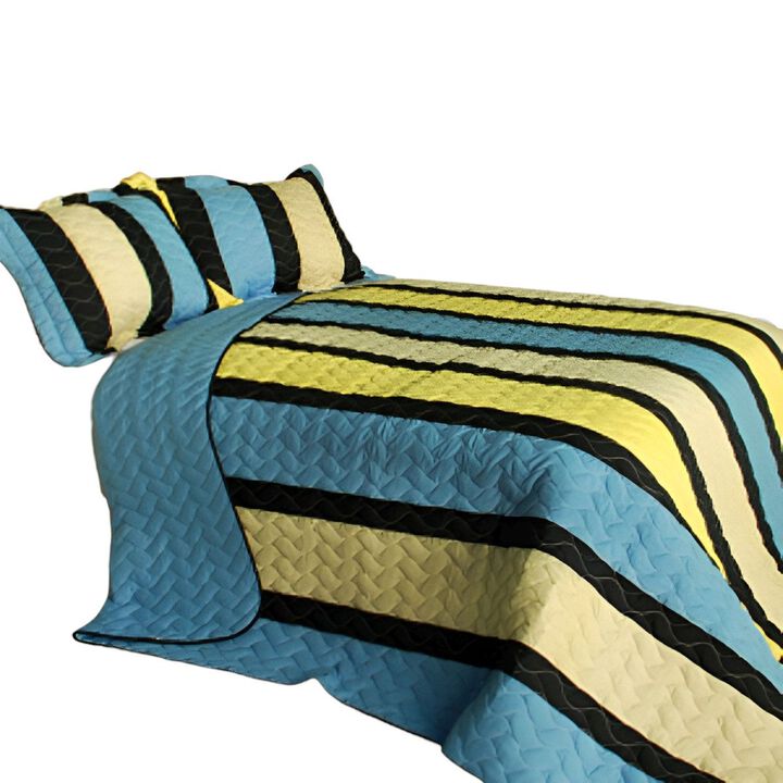 Full Queen Cry Wolf 3 Piece Patchwork Quilt Set with Vermicelli Quilting