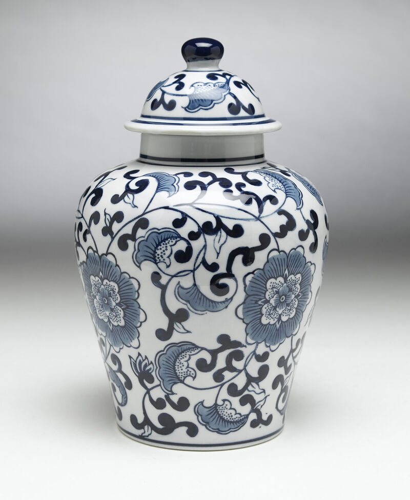 AA Importing 59726 Blue And White Ginger Jar With Lid image number 0