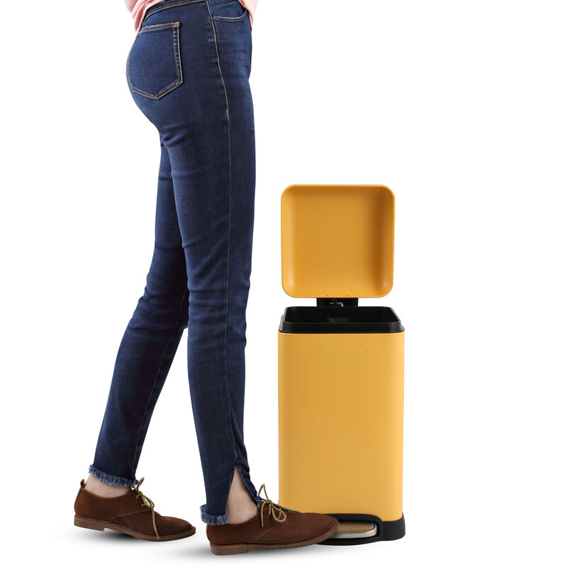 Betty Retro Mini Step-Open Trash Can