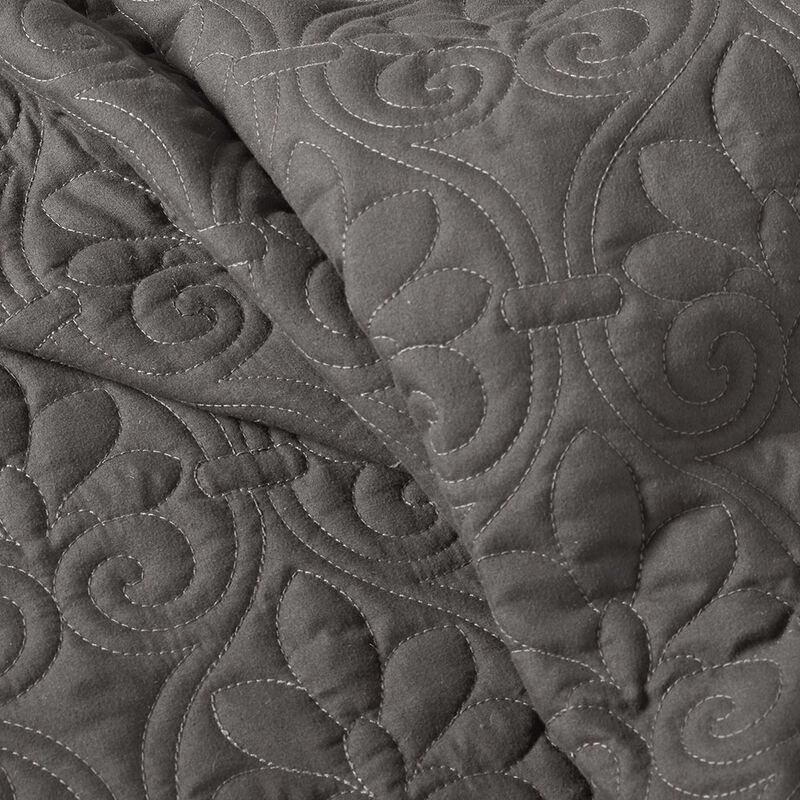 Gracie Mills Sandy 3 Piece Split Corner Classic Pleated Quilted Bedspread Set