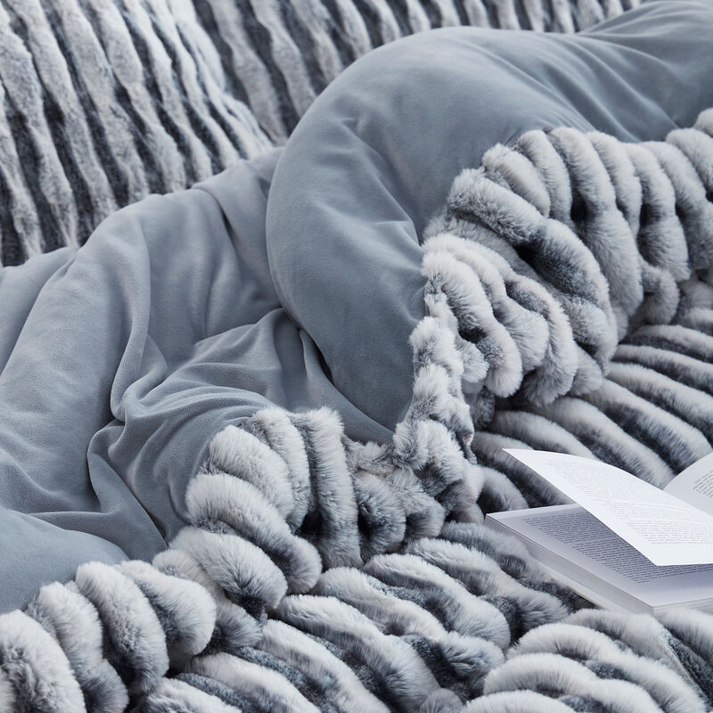 Freezin Waters - Coma Inducer� Oversized Queen Comforter Set