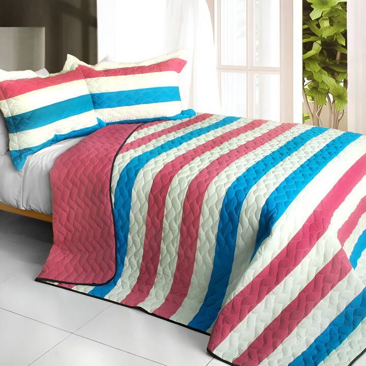 Queen Size 3-Piece Patchwork Quilt Set with Matching Pillow Shams