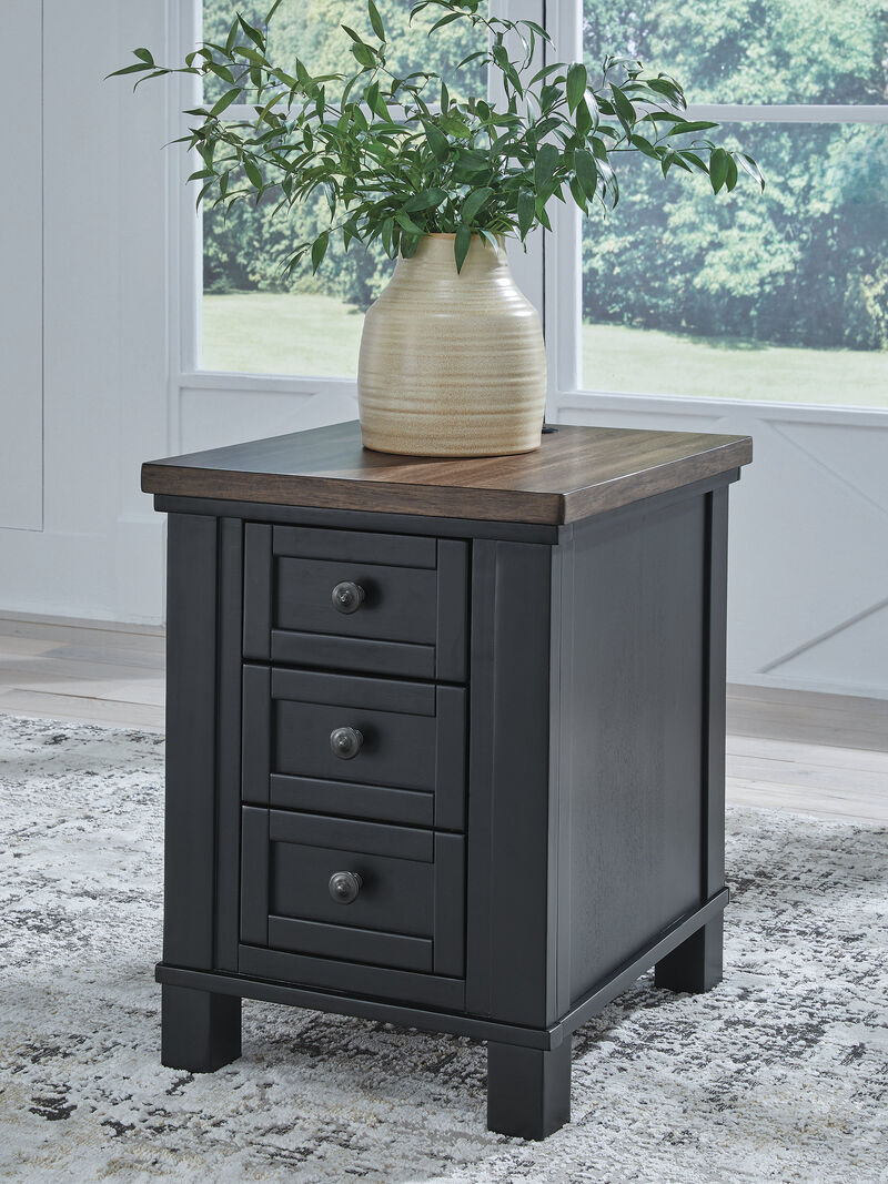 Wildenauer Chairside End Table image number 1