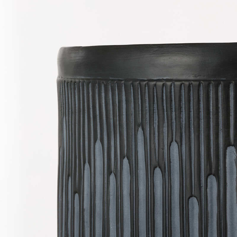 Kline 17.5" Mid-Century Modern Brutalist Indoor/Outdoor Accent Table, Washed Black