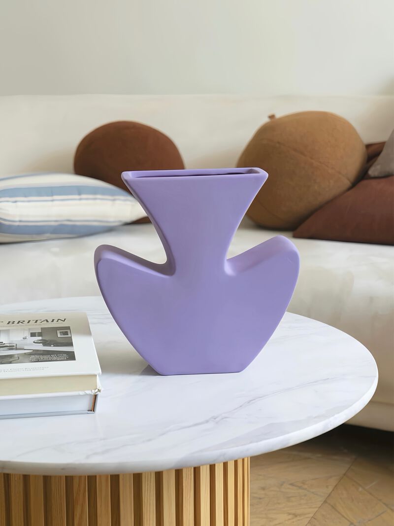 Handmade Ceramic Sketch Vase image number 4