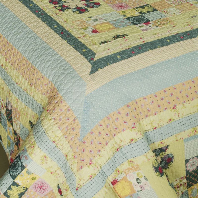 Queen Size Cotton 3-Piece Vermicelli Quilted Printed Quilt Set with Matching Shams image number 4