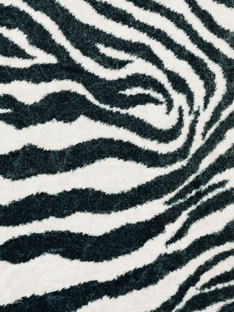 Akina AK1 Ivory 5' x 7'6" Rug