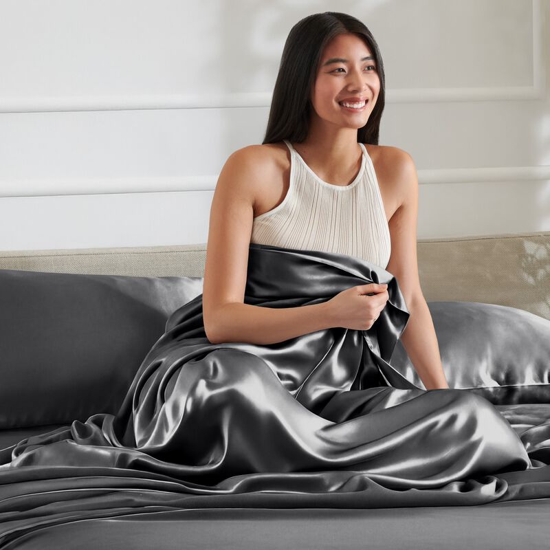 Silky-Smooth Satin Sheet Set image number 3