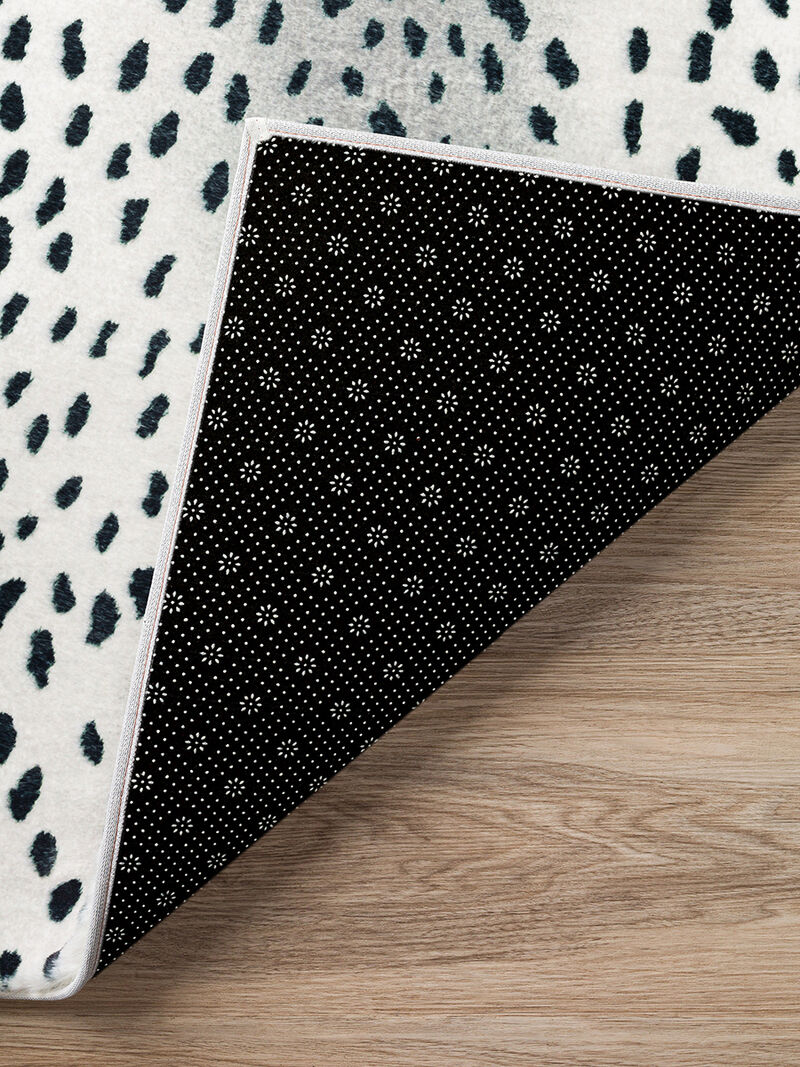 Akina AK3 Ivory 3' x 5' Rug