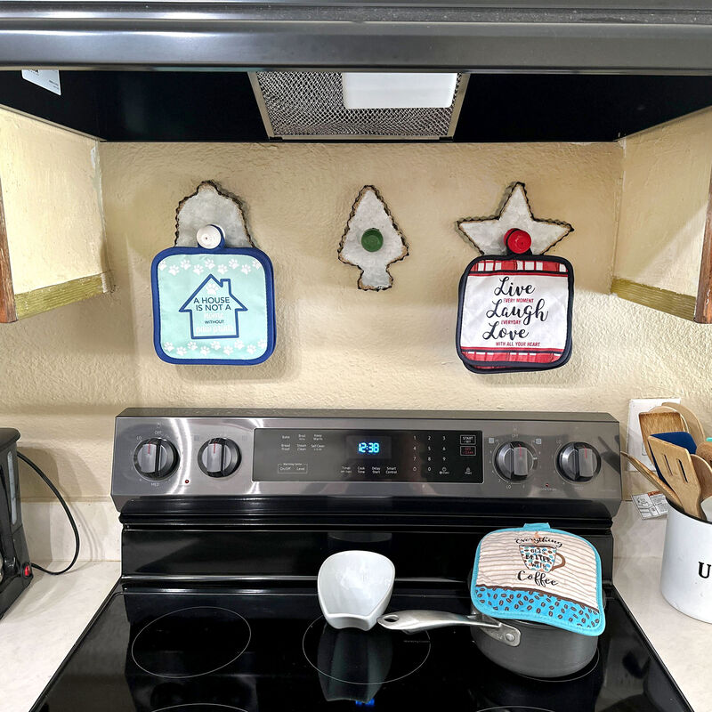Set of 3 Oversized Galvanized Zinc Finish Holiday Christmas Cookie Cutter Wall Hooks - Perfect for Adding a Festive and Unique Touch to Your Kitchen Space image number 5