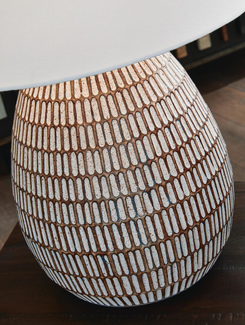 Darrich Table Lamp image number 2