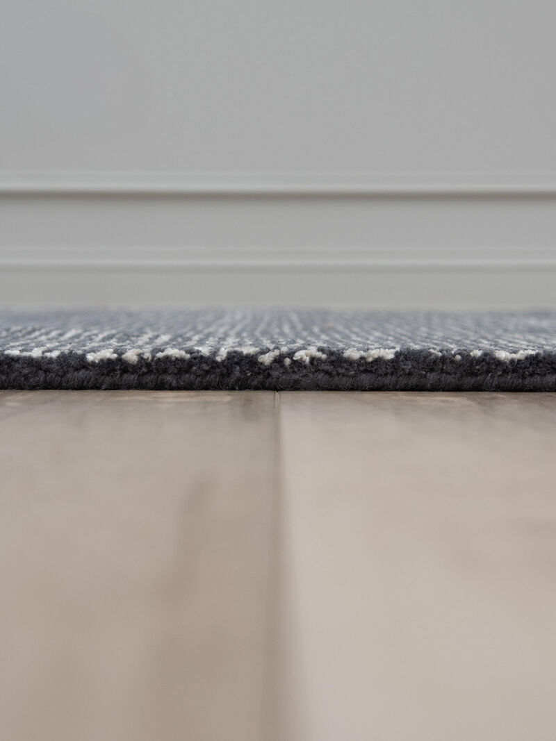 Cosgrove CSG102 2'6" x 8' Runner Rug image number 2